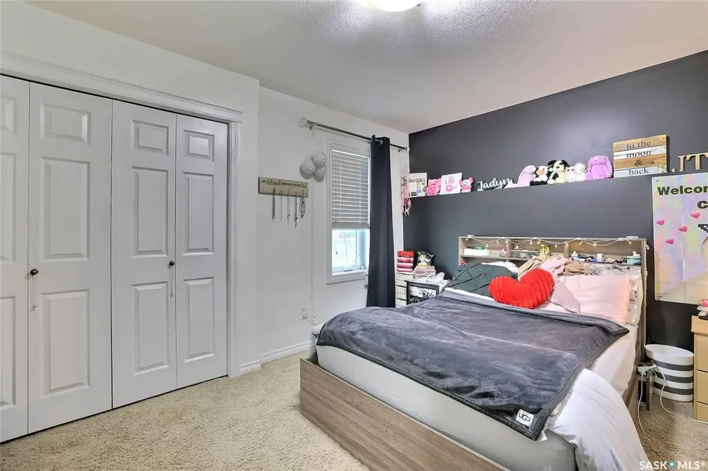 2433 Jameson Crescent Regina SK S4V 1K2
