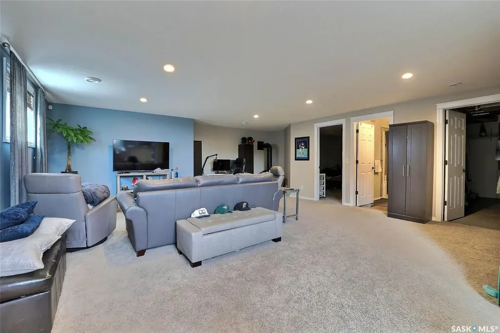 2433 Jameson Crescent Regina SK S4V 1K2