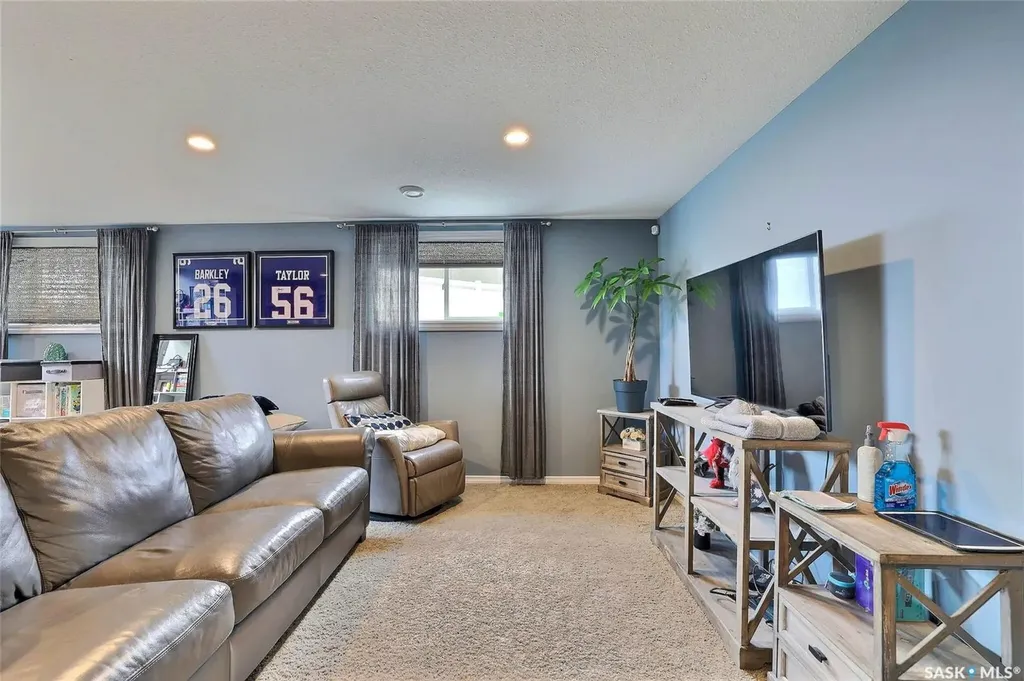 2433 Jameson Crescent Regina SK S4V 1K2