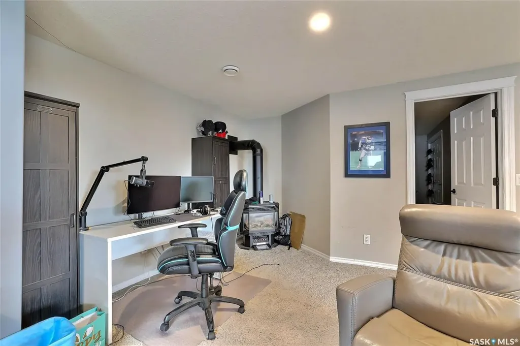 2433 Jameson Crescent Regina SK S4V 1K2