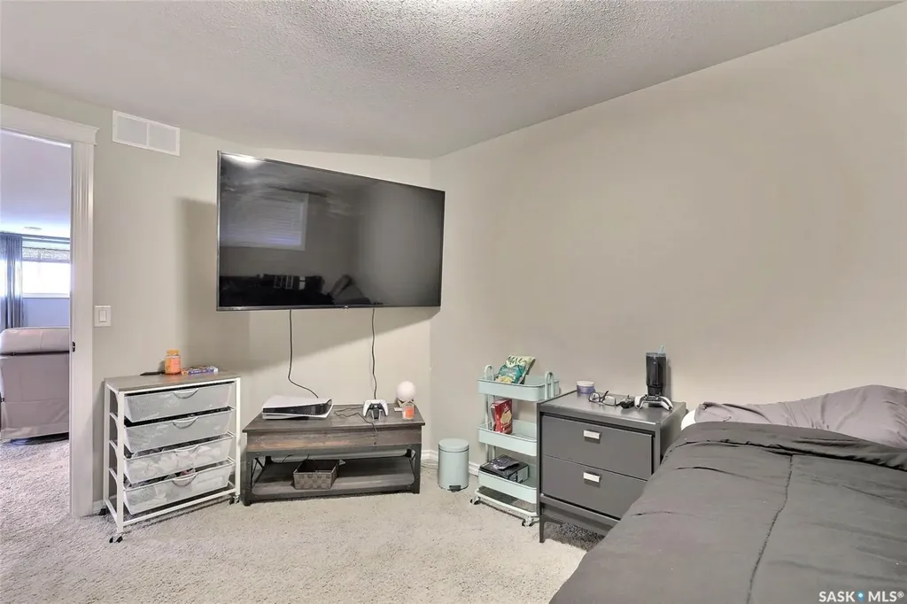 2433 Jameson Crescent Regina SK S4V 1K2