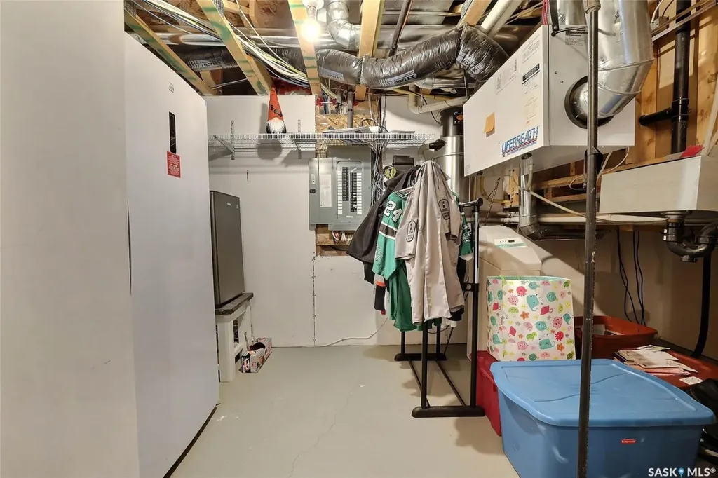 2433 Jameson Crescent Regina SK S4V 1K2