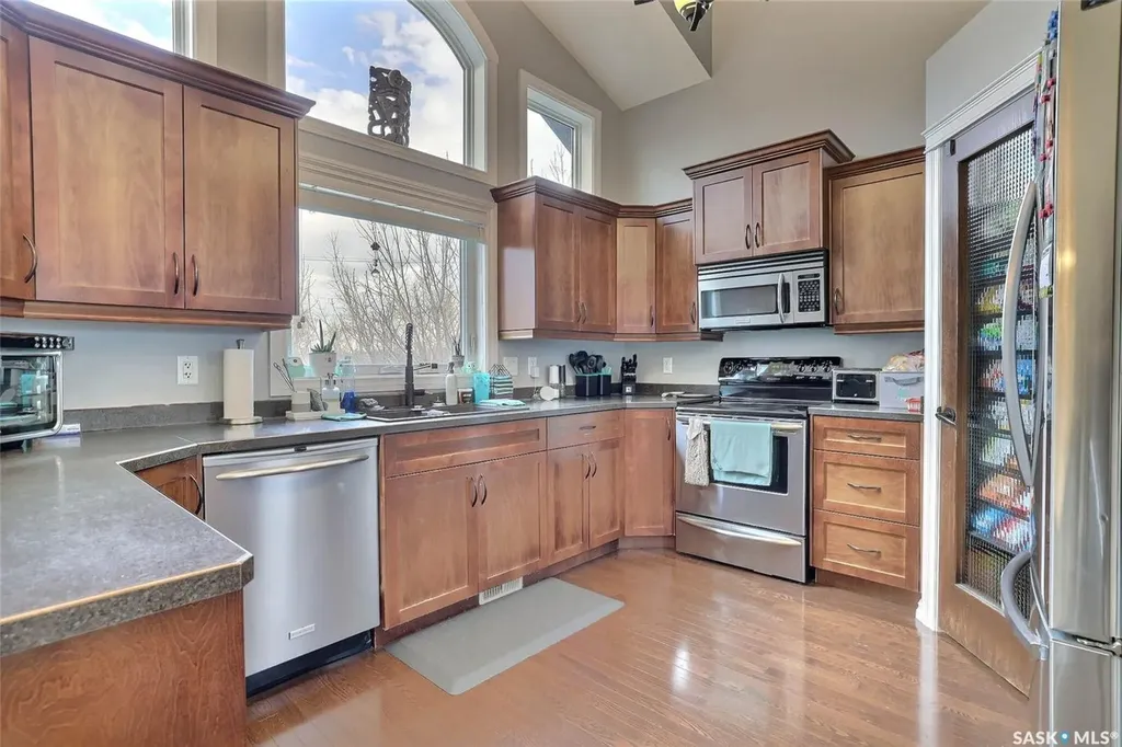 2433 Jameson Crescent Regina SK S4V 1K2