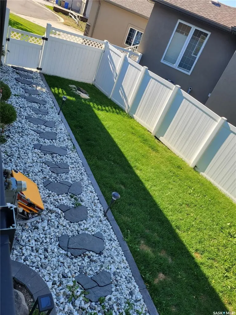 2433 Jameson Crescent Regina SK S4V 1K2