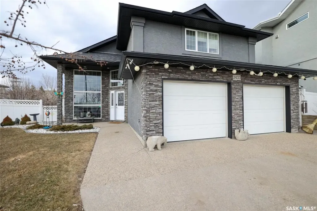 2433 Jameson Crescent Regina SK S4V 1K2