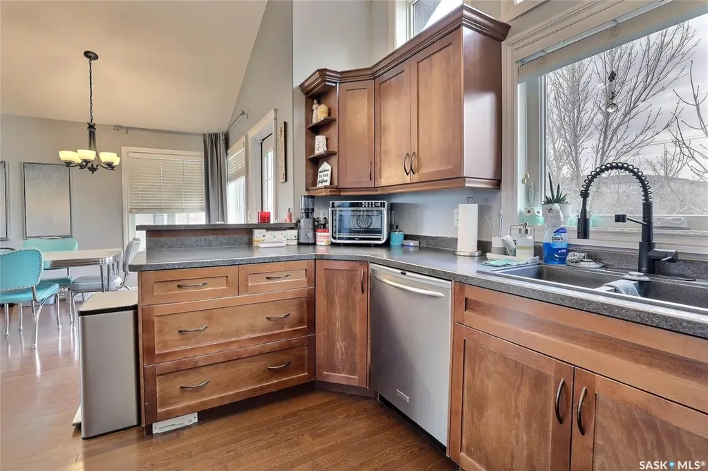 2433 Jameson Crescent Regina SK S4V 1K2