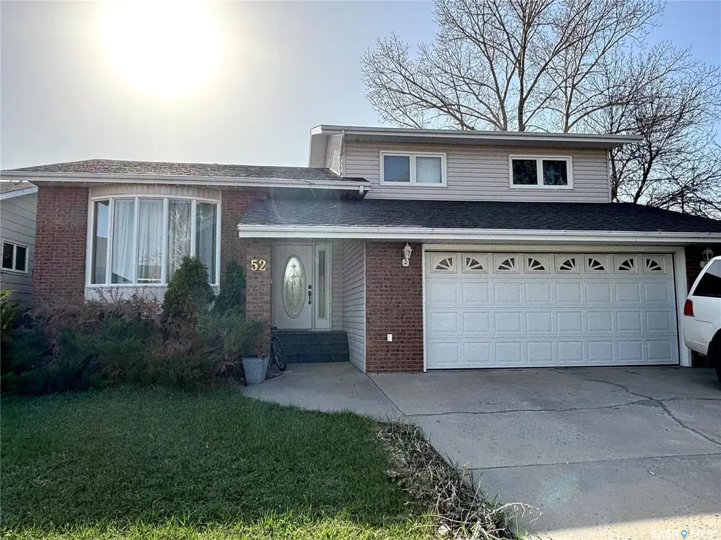 52 Harrigan Crescent Maple Creek SK S0N 1N0