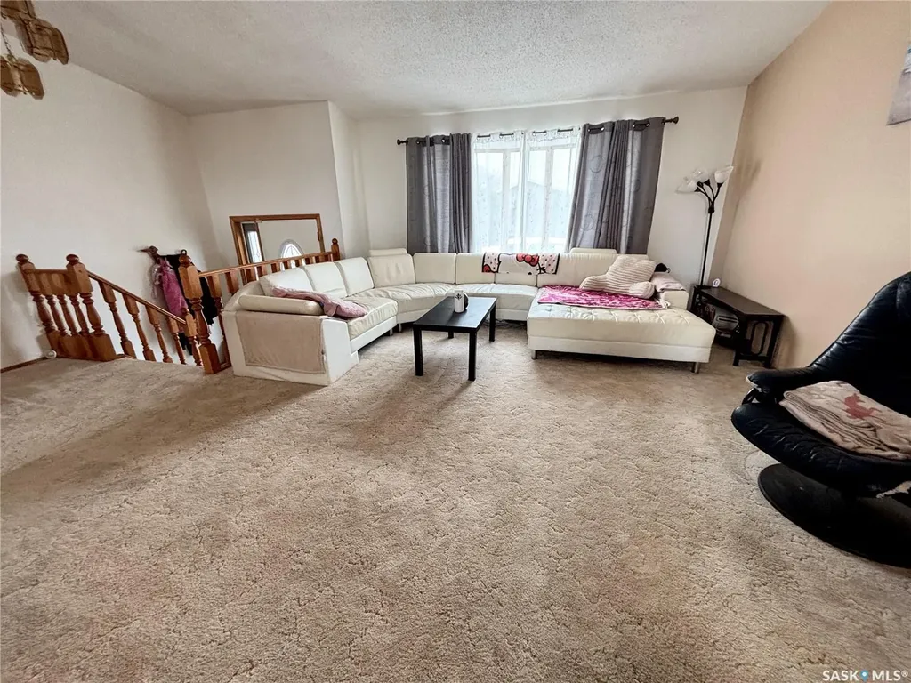 52 Harrigan Crescent Maple Creek SK S0N 1N0