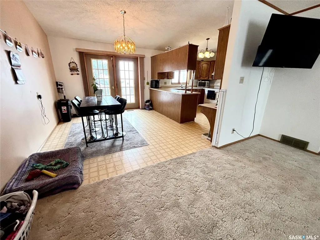 52 Harrigan Crescent Maple Creek SK S0N 1N0