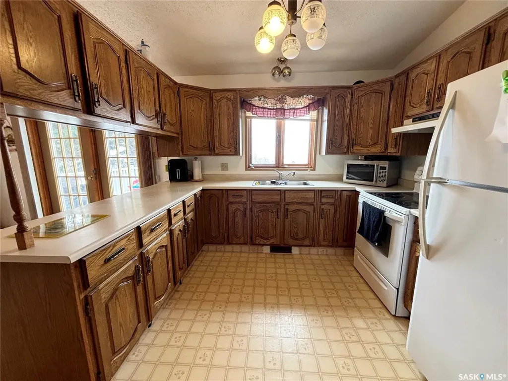 52 Harrigan Crescent Maple Creek SK S0N 1N0