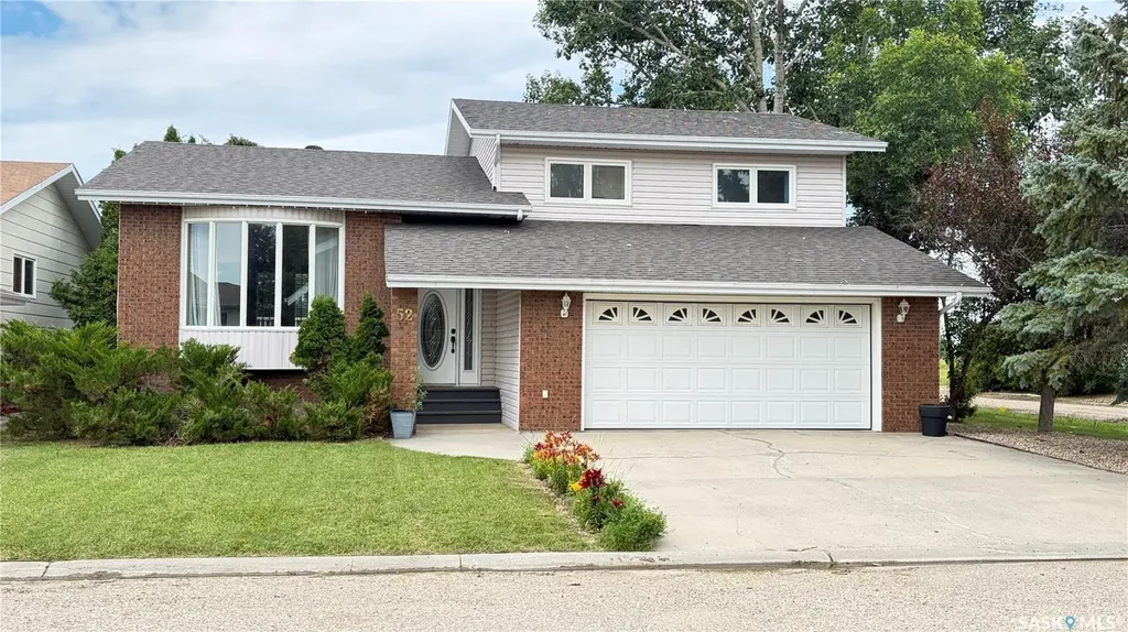 52 Harrigan Crescent Maple Creek SK S0N 1N0