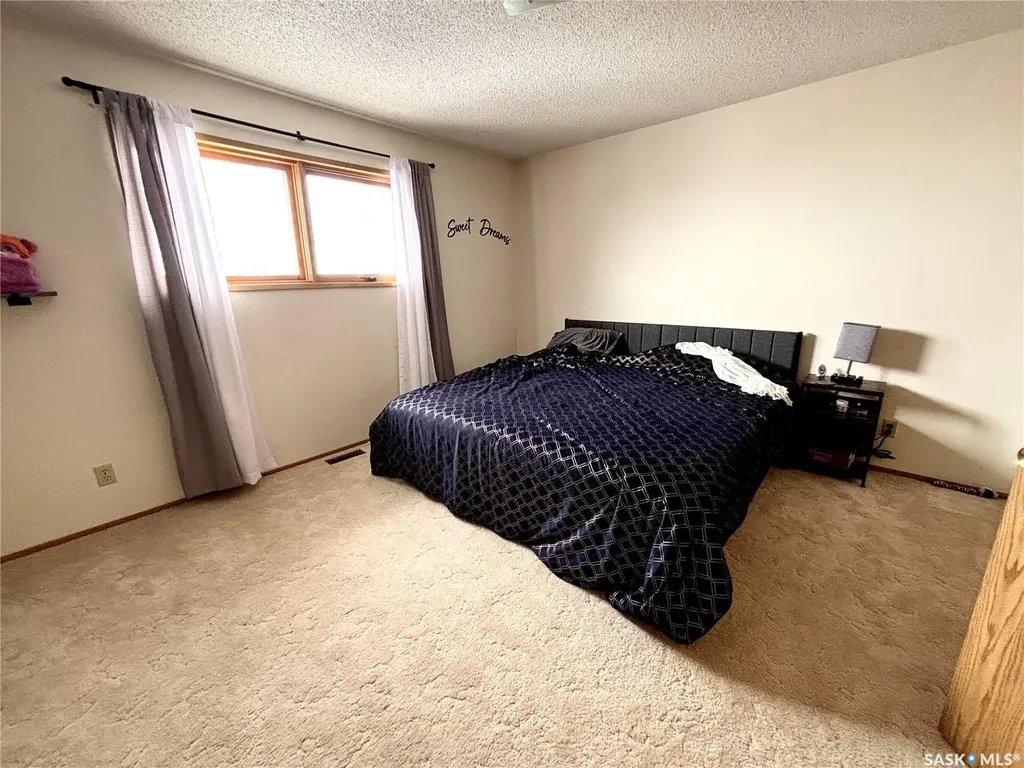 52 Harrigan Crescent Maple Creek SK S0N 1N0