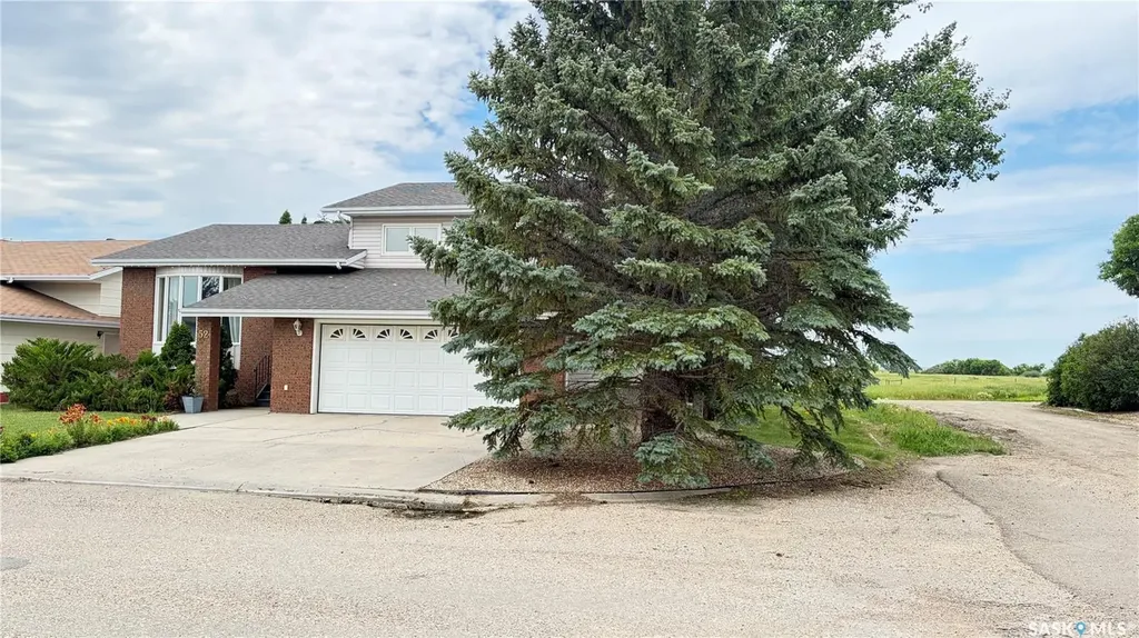 52 Harrigan Crescent Maple Creek SK S0N 1N0