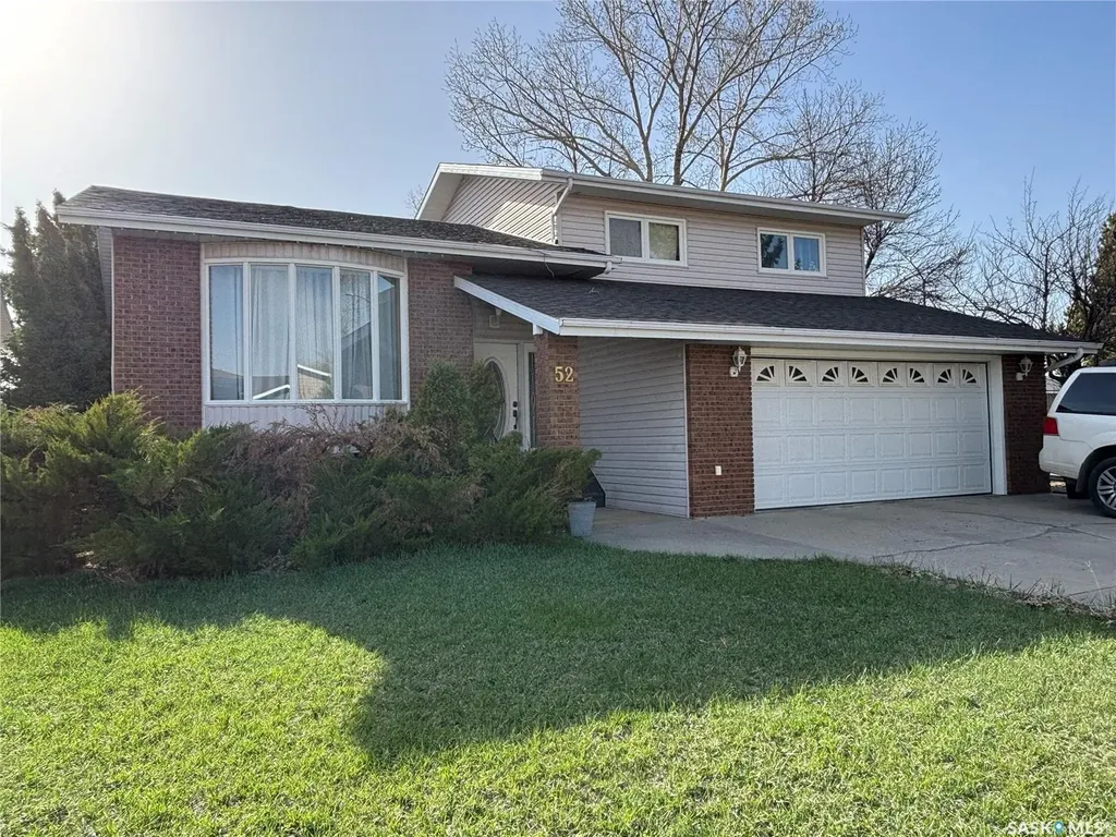 52 Harrigan Crescent Maple Creek SK S0N 1N0