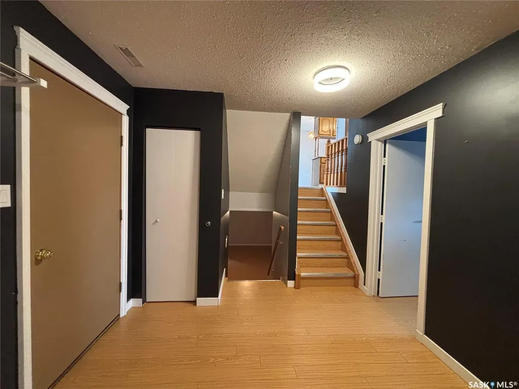 52 Harrigan Crescent Maple Creek SK S0N 1N0