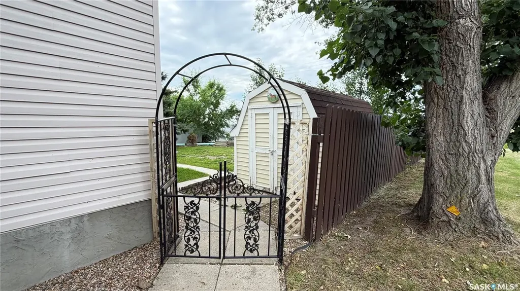 52 Harrigan Crescent Maple Creek SK S0N 1N0