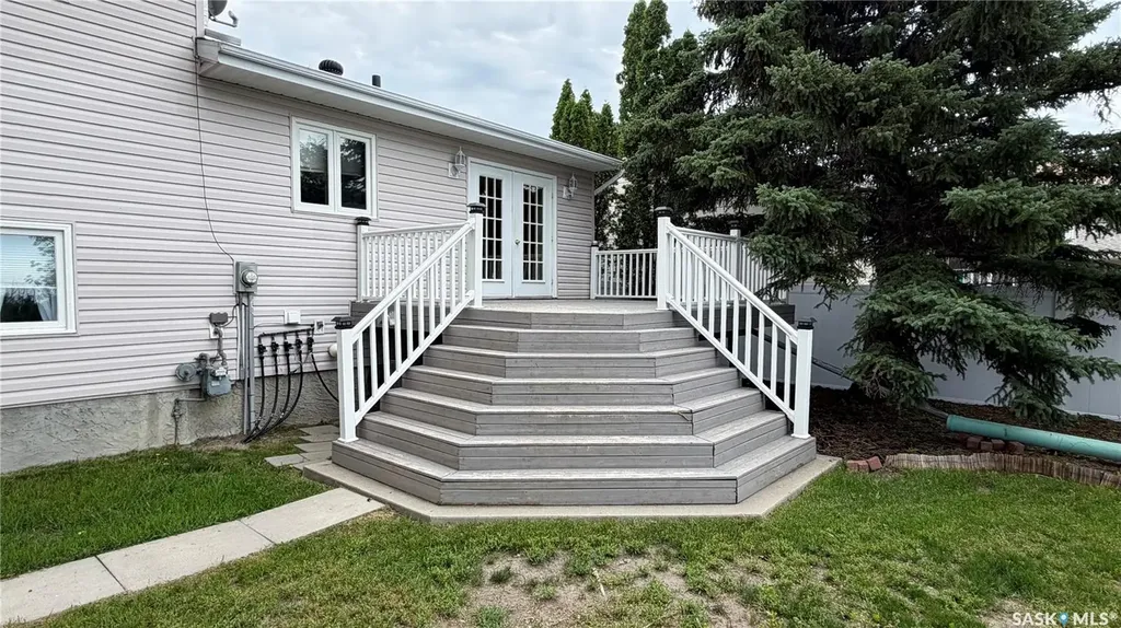 52 Harrigan Crescent Maple Creek SK S0N 1N0