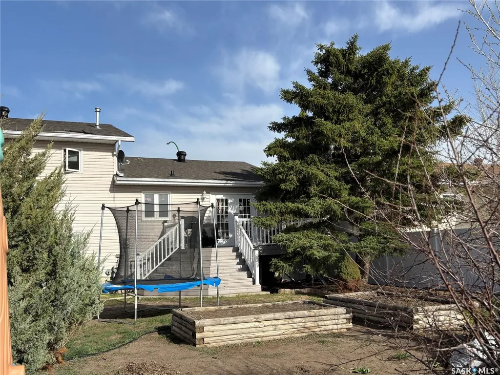 52 Harrigan Crescent Maple Creek SK S0N 1N0