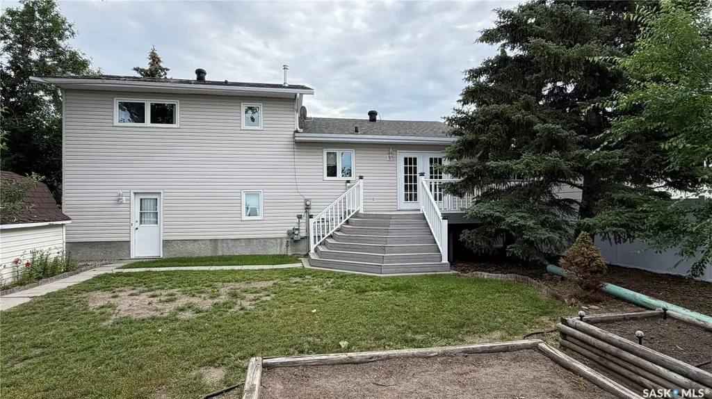 52 Harrigan Crescent Maple Creek SK S0N 1N0