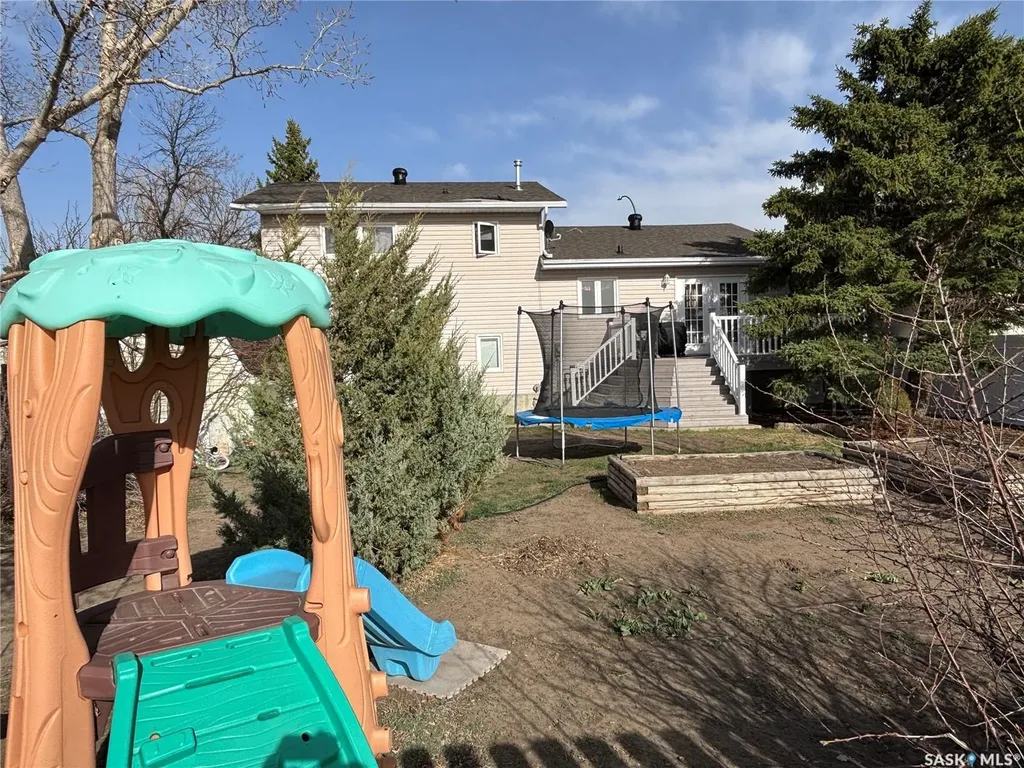 52 Harrigan Crescent Maple Creek SK S0N 1N0