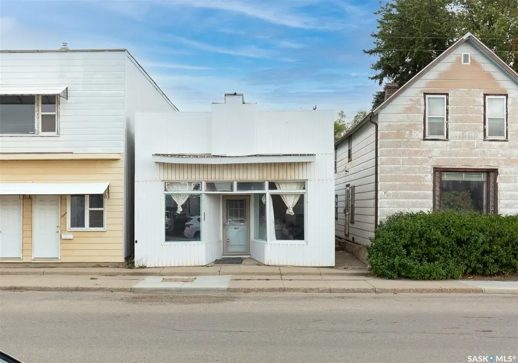 306 Fairford Street W Moose Jaw SK S6H 1V9
