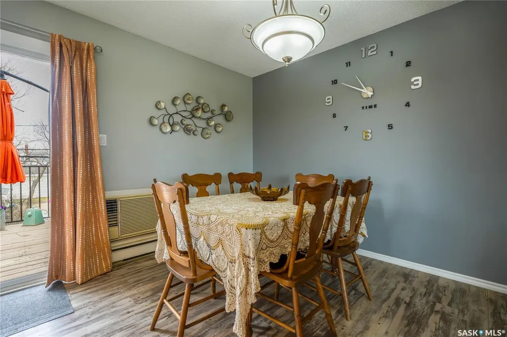 254 2nd Avenue E Gravelbourg SK S0H 1X0