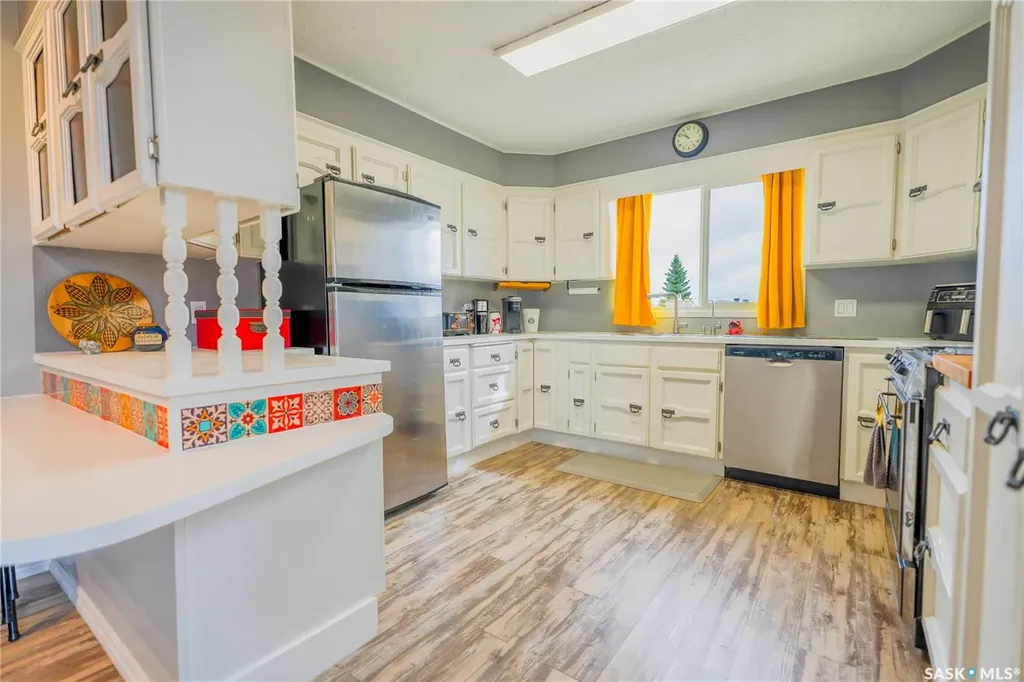 254 2nd Avenue E Gravelbourg SK S0H 1X0