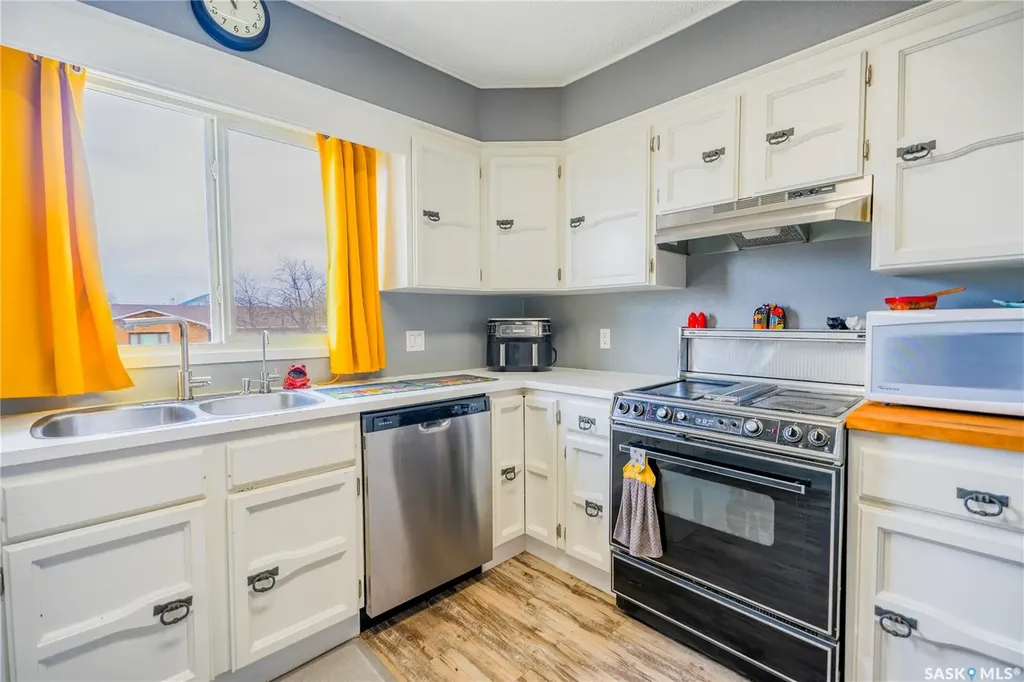 254 2nd Avenue E Gravelbourg SK S0H 1X0