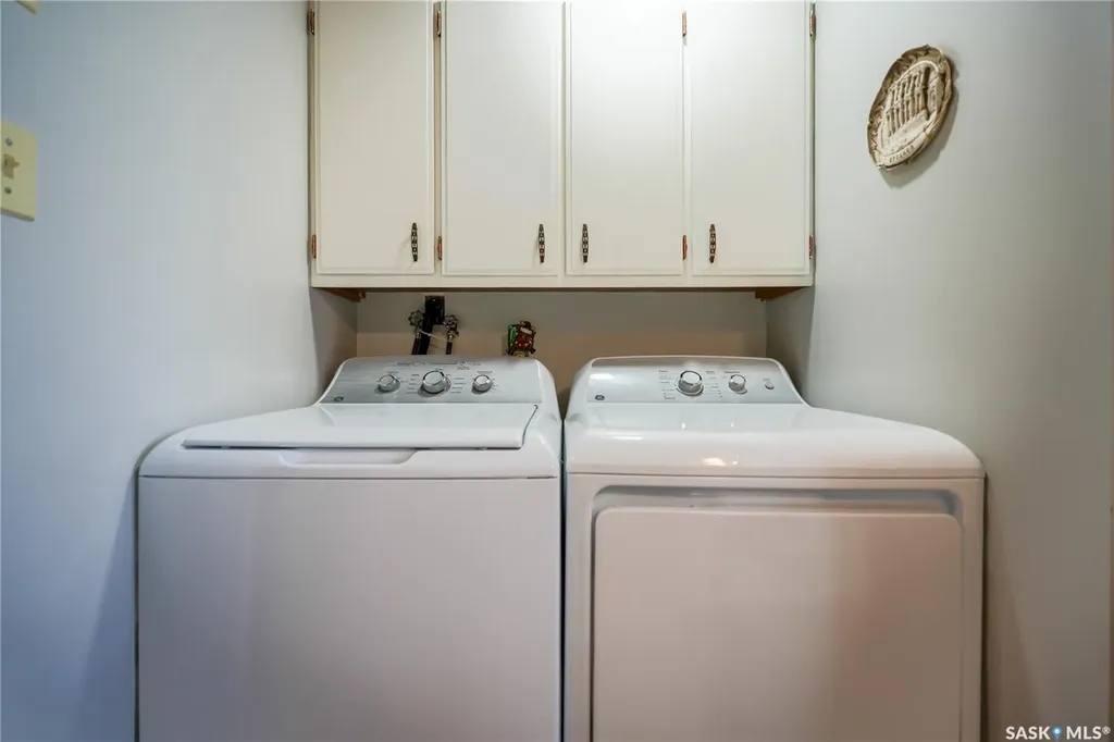 254 2nd Avenue E Gravelbourg SK S0H 1X0