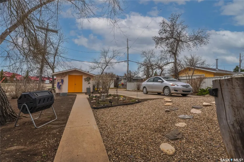 254 2nd Avenue E Gravelbourg SK S0H 1X0