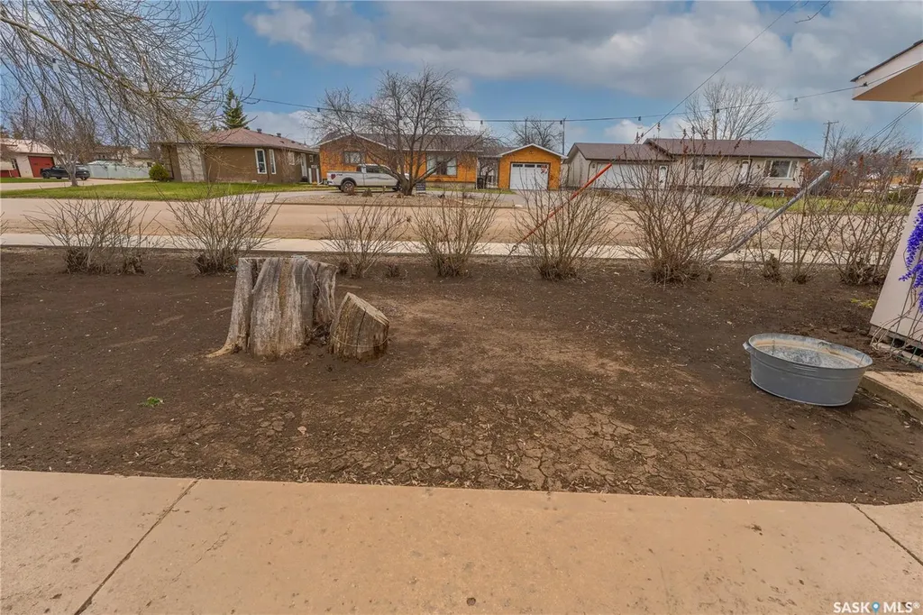 254 2nd Avenue E Gravelbourg SK S0H 1X0