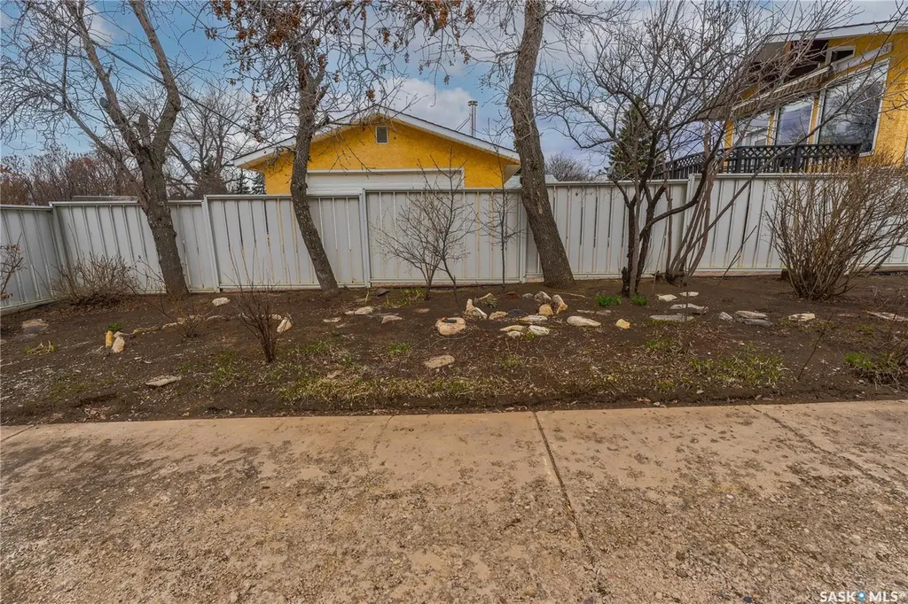 254 2nd Avenue E Gravelbourg SK S0H 1X0