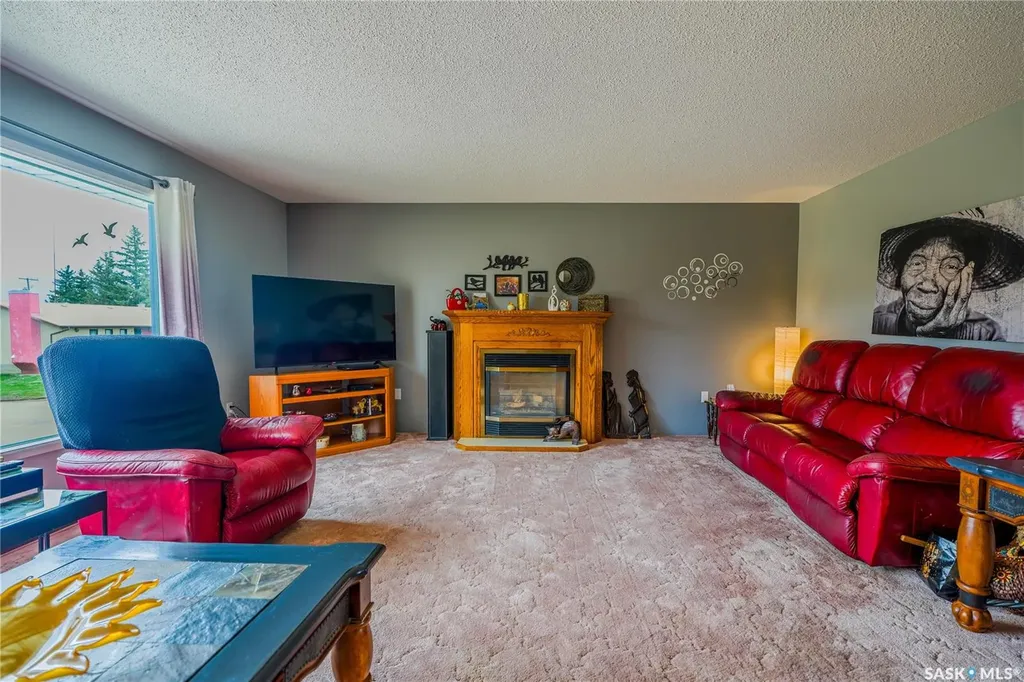 254 2nd Avenue E Gravelbourg SK S0H 1X0