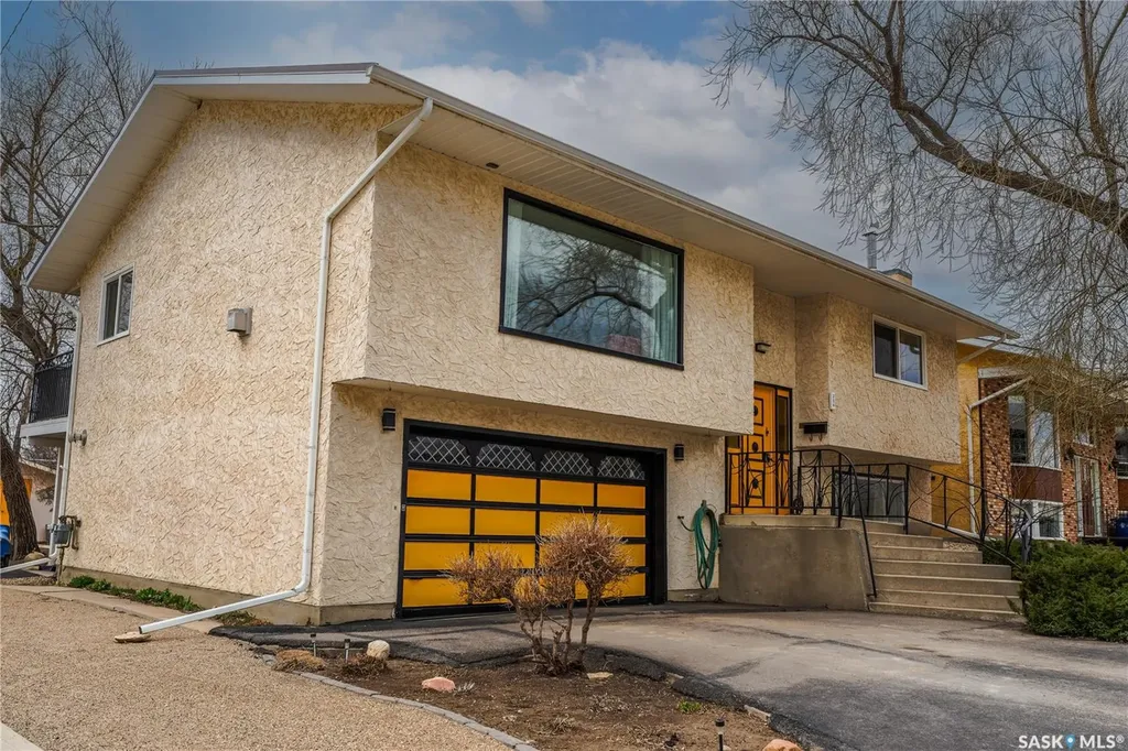 254 2nd Avenue E Gravelbourg SK S0H 1X0