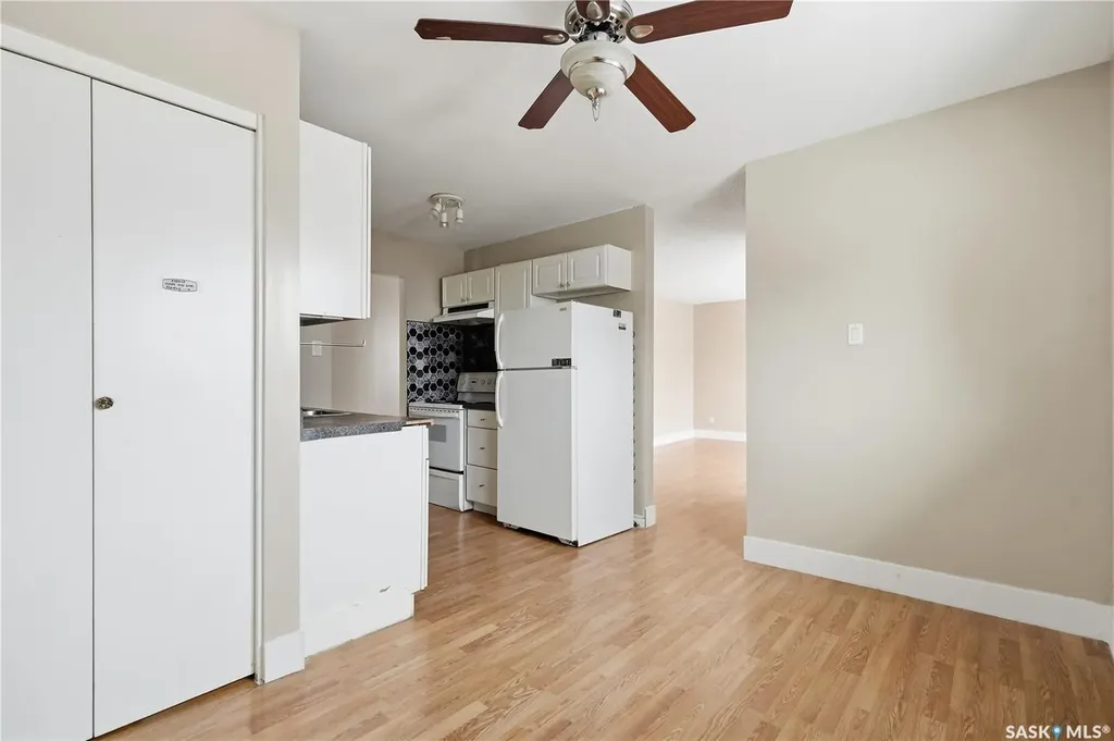 94 Lloyd Crescent Regina SK S4R 6C1