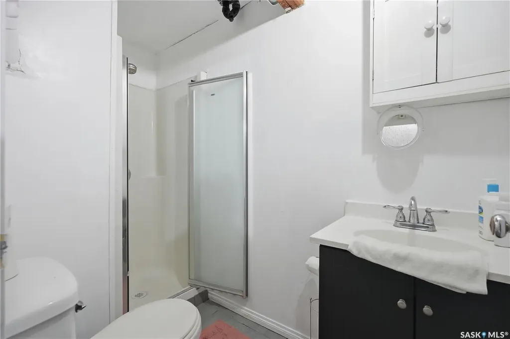94 Lloyd Crescent Regina SK S4R 6C1