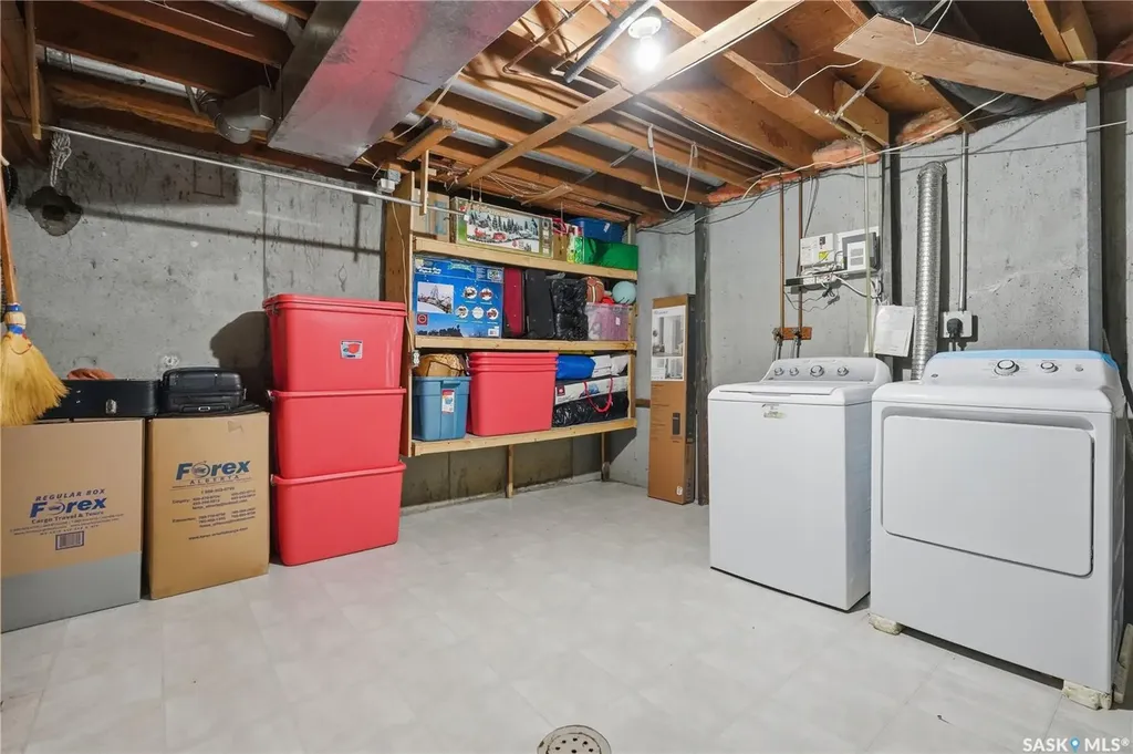 94 Lloyd Crescent Regina SK S4R 6C1