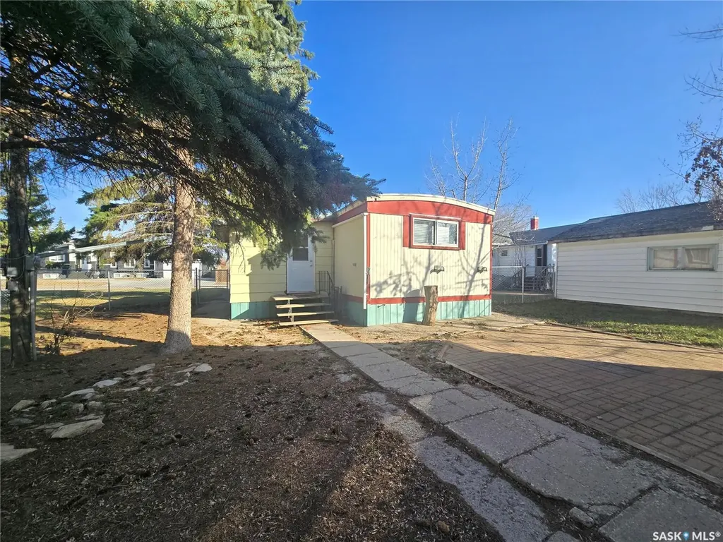 428 Stanley Street Stoughton SK S0G 4T0