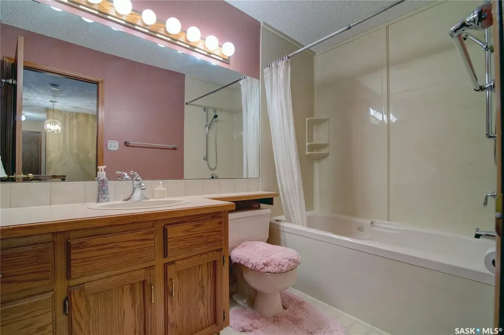 3623 Hanna Bay Regina SK S4S 7C8