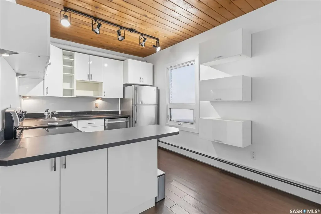 415 3rd Avenue N Saskatoon SK S7K 2J2