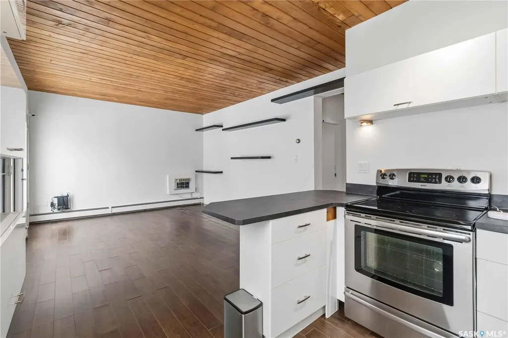 415 3rd Avenue N Saskatoon SK S7K 2J2