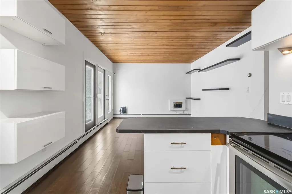 415 3rd Avenue N Saskatoon SK S7K 2J2