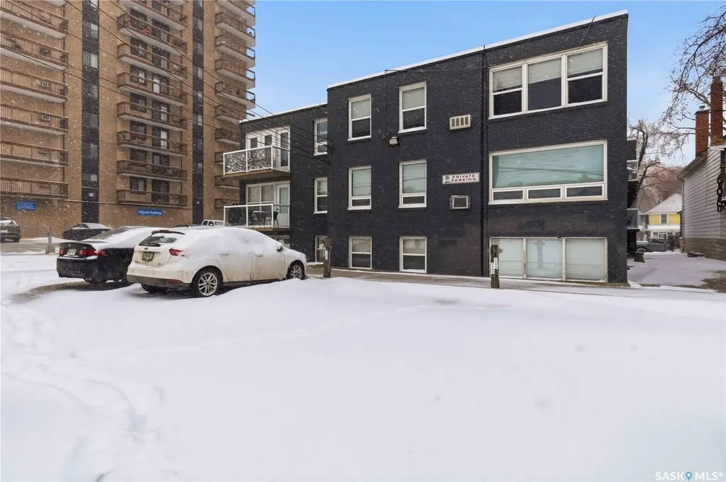 415 3rd Avenue N Saskatoon SK S7K 2J2
