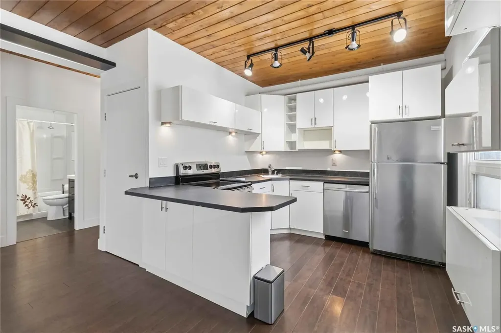 415 3rd Avenue N Saskatoon SK S7K 2J2