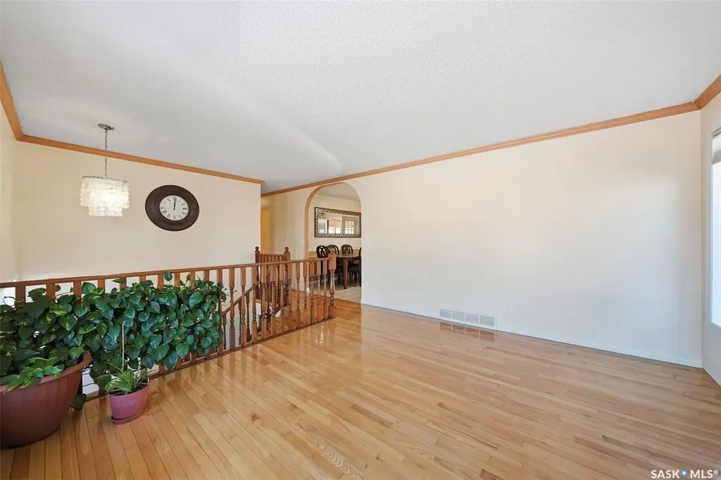 111 Gustin Crescent Saskatoon SK S7H 6H7