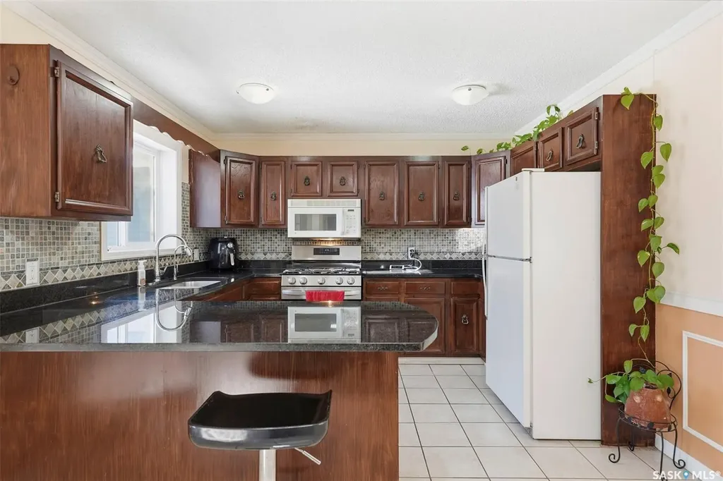 111 Gustin Crescent Saskatoon SK S7H 6H7