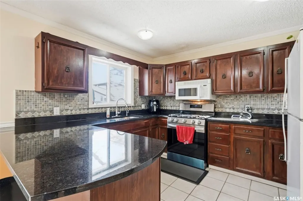 111 Gustin Crescent Saskatoon SK S7H 6H7