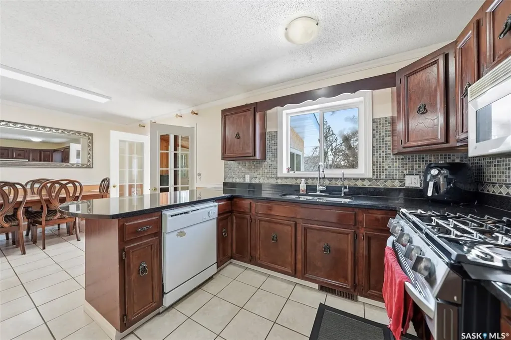 111 Gustin Crescent Saskatoon SK S7H 6H7