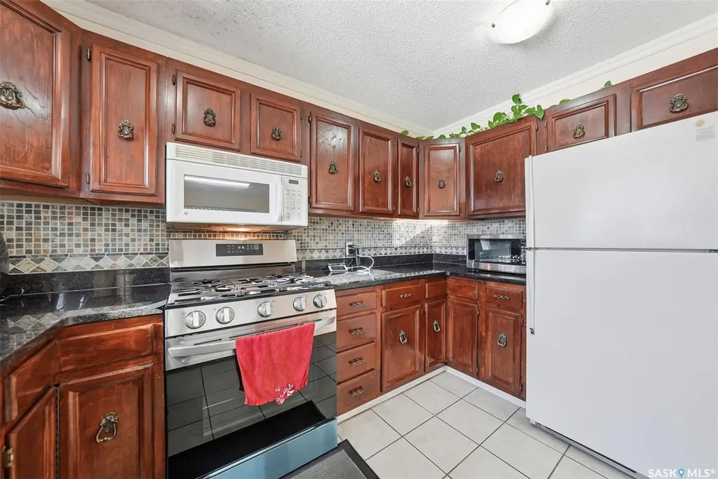 111 Gustin Crescent Saskatoon SK S7H 6H7