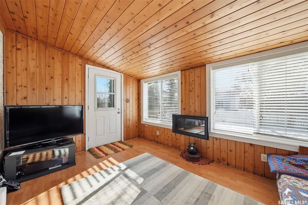 111 Gustin Crescent Saskatoon SK S7H 6H7